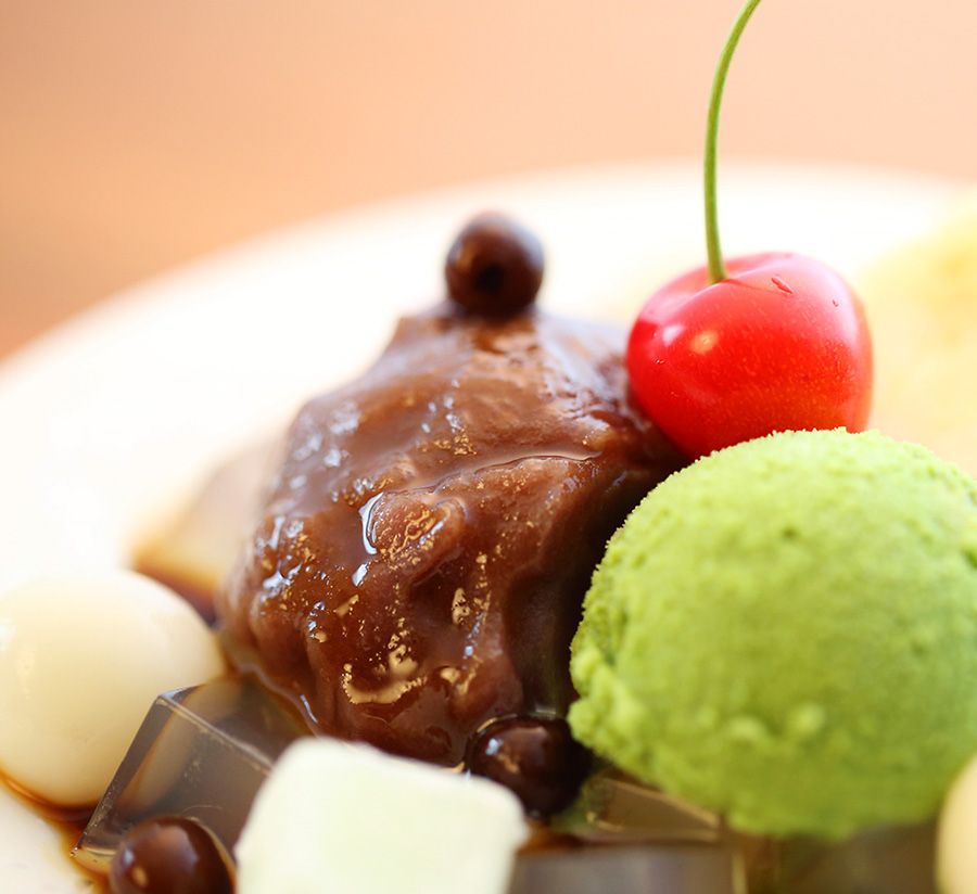 クリーム白玉あんみつ Seasonal Anmitsu with Ice Cream and Japanese Rice-Flour Dumpling